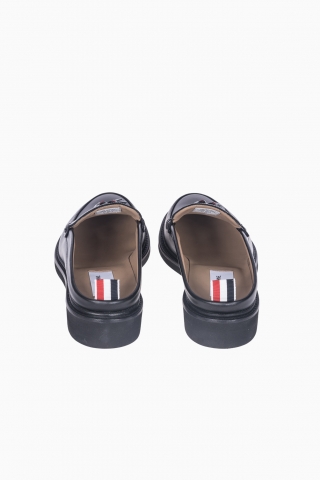 MOCASÍN CON BORLAS PARA HOMBRE DE THOM BROWNE