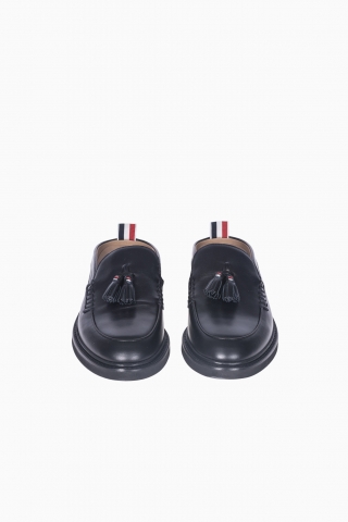 MOCASÍN CON BORLAS PARA HOMBRE DE THOM BROWNE