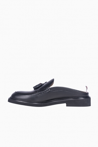 MOCASÍN CON BORLAS PARA HOMBRE DE THOM BROWNE