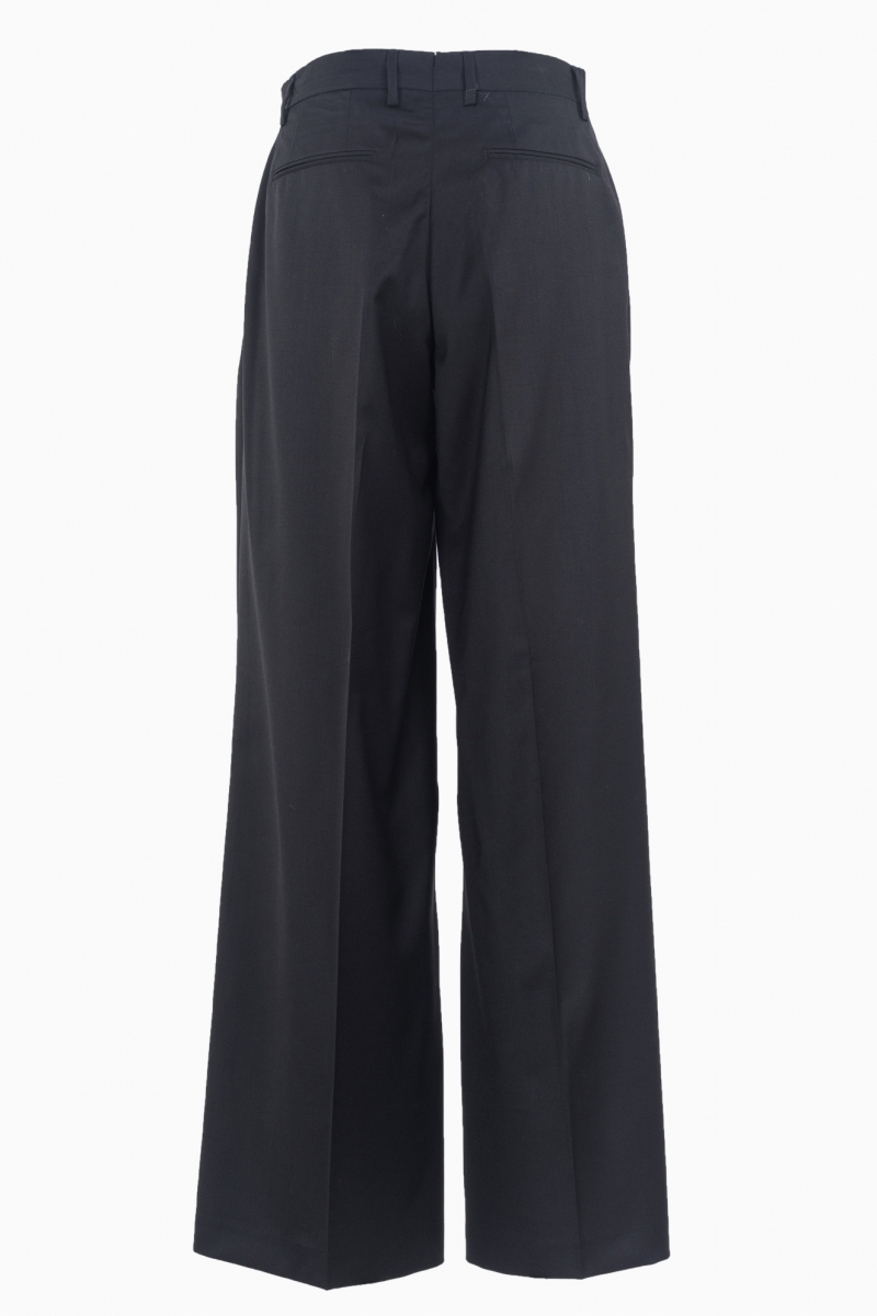 LBM. PANTALÓN DE MUJER DE 1911